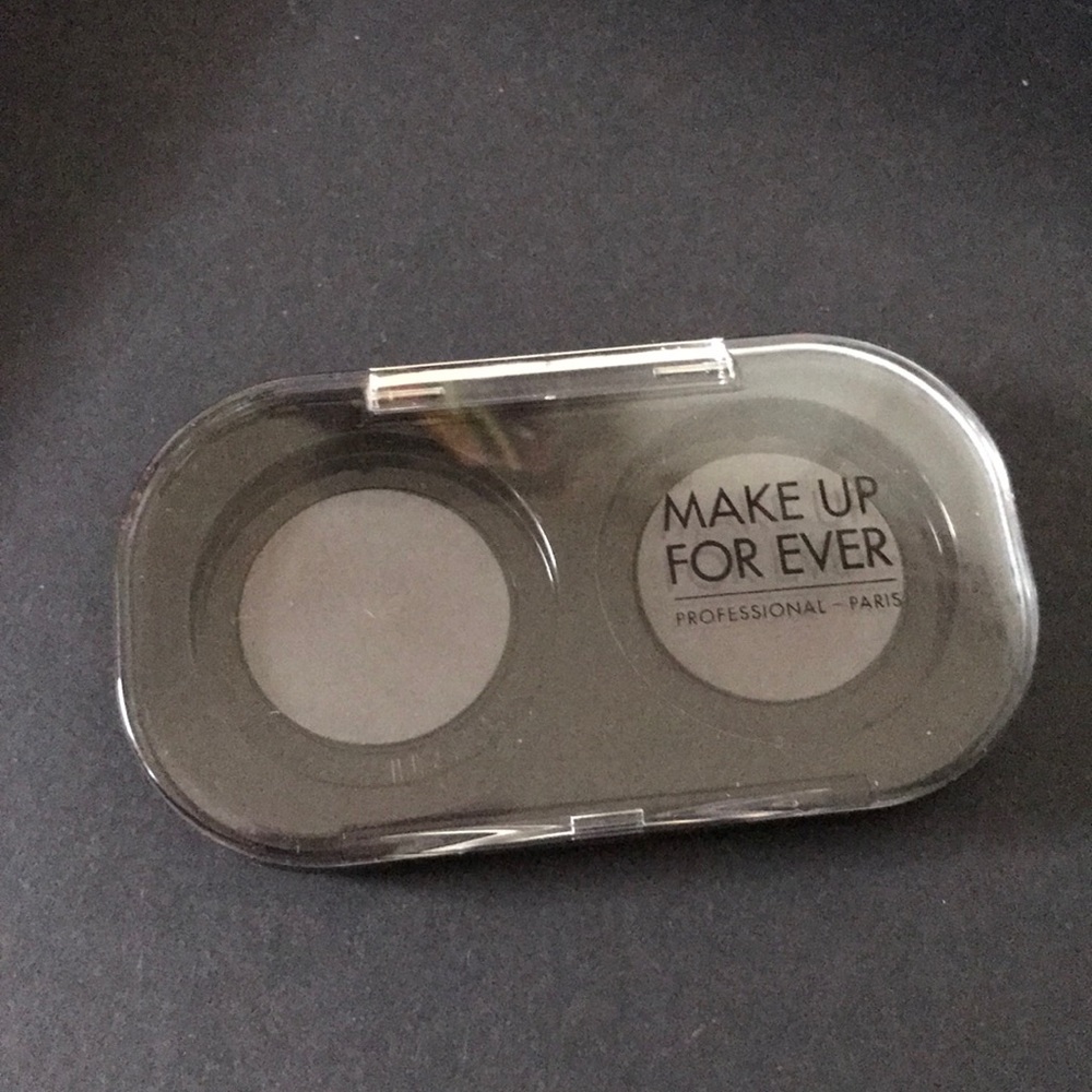 MAKE UP FOR EVER eyeshadow holder